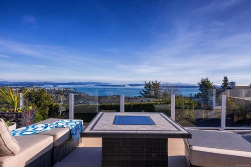 1736 Mayneview Terr, North Saanich, BC, V8L5A9 | Card Image