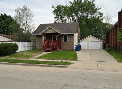 5027 Woodward St, Wayne, MI, 48184-2046 | Card Image