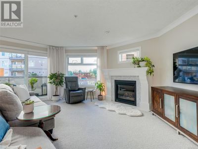 212 - 1085 Tillicum Rd, Condo with 2 bedrooms, 2 bathrooms and 1 parking in Esquimalt BC | Image 2