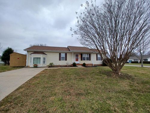 3200 N Senseney Cir, Clarksville, TN, 37042-8101 | Card Image