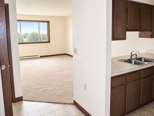 8-401 S Oak St, Ellsworth, MN, 56129-1101 | Card Image
