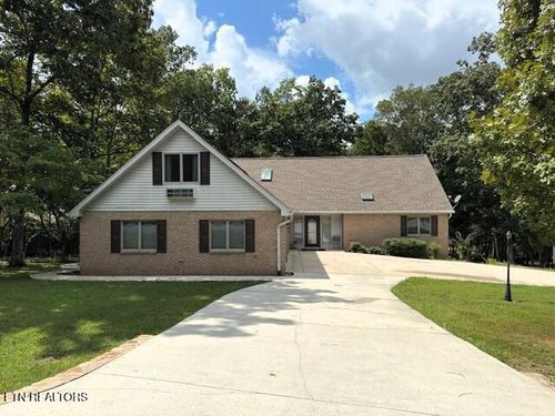 21 Rolling Green Ct, Crossville, TN, 38558-8748 | Card Image