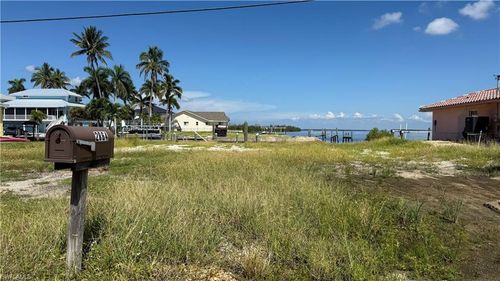 2864 Triggerfish St, MATLACHA, FL, 33993-9752 | Card Image