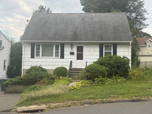 209 Old Town Rd, Bridgeport, CT, 06606-1523 | Card Image