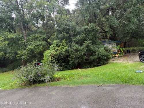 3521 Woodsview Dr, D'Iberville, MS, 39540-2448 | Card Image