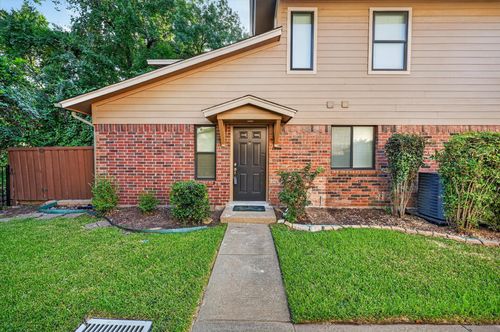 5662 Cedar Creek Dr, Benbrook, TX, 76109-5769 | Card Image