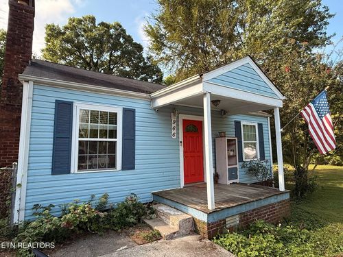 966 Poplar St, Alcoa, TN, 37701-3045 | Card Image