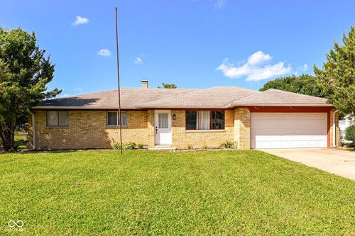 814 Heritage Ln, Anderson, IN, 46013-1421 | Card Image