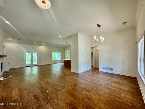 6579 Grand Oak Ln, Southaven, MS, 38672-2507 | Card Image