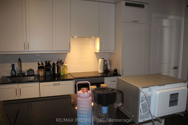 1210 - 9085 Jane St, Condo with 2 bedrooms, 2 bathrooms and null parking in Concord ON | Image 11