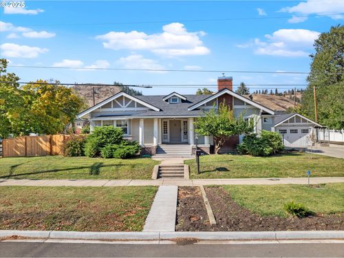 1402 2nd St, La Grande, OR, 97850-1410 | Card Image