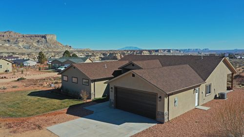 1095 S Canyon Ave, Big Water, UT, 84741-4169 | Card Image