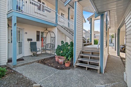 20-45435 Knight Rd, Chilliwack, BC, V2R3E8 | Card Image