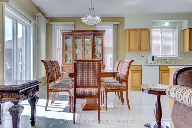 106 Country Clair St, House other with 3 bedrooms, 4 bathrooms and 2 parking in Kitchener ON | Image 8