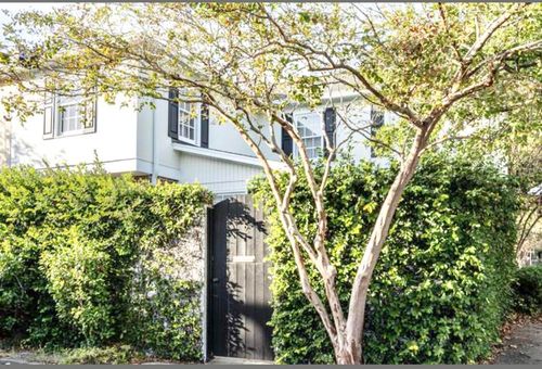 2 Poulnot Ln, Charleston, SC, 29401-1911 | Card Image