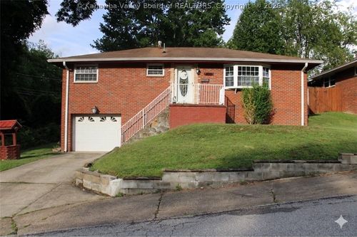 808 Wisteria Dr, South Charleston, WV, 25309-2002 | Card Image
