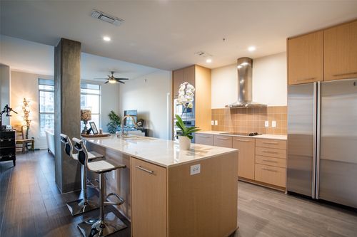 apt-613-2323 N Houston St, Dallas, TX, 75219-7625 | Card Image