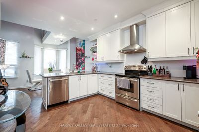 530 Richmond St W, Home with 4 bedrooms, 3 bathrooms and null parking in Toronto ON | Image 3