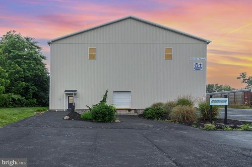 32 8th St, NEW CUMBERLAND, PA, 17070-1679 | Card Image