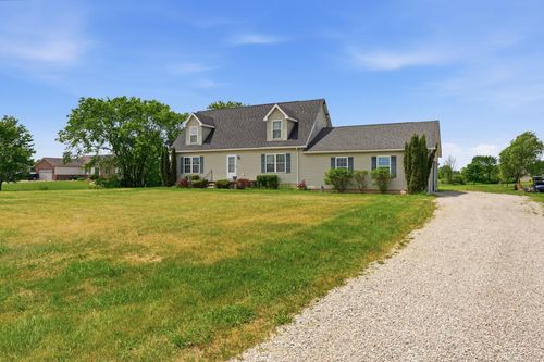 70897 Place Rd, Richmond, MI, 48062-5040 | Card Image