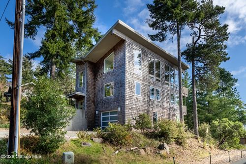 810 Nutmeg St, Manzanita, OR, 97130-9153 | Card Image