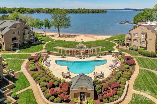 633 Portside Dr, Davidson, NC, 28036-8927 | Card Image