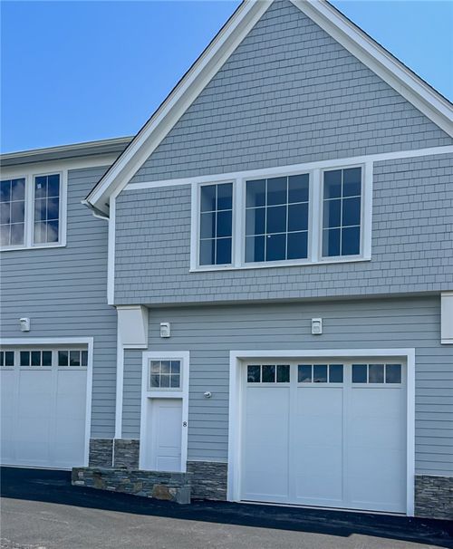 8-55 John Clarke Rd, Middletown, RI, 02842-5686 | Card Image