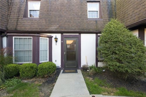 28-1910 King James Pkwy, Westlake, OH, 44145-3467 | Card Image
