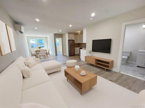 110 Jericho Tpke, Mineola, NY, 11501-1824 | Card Image