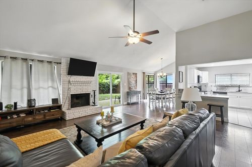4205 Whitman Ln, Grand Prairie, TX, 75052-3931 | Card Image