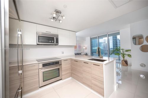 apt-1601-1300 Brickell Bay Dr, Miami, FL, 33131-3386 | Card Image