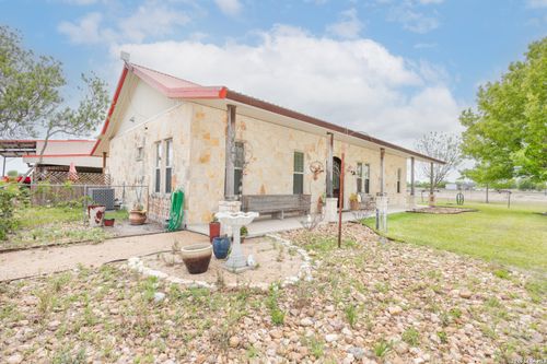 15980 County Road 582, La Coste, TX, 78039-2405 | Card Image