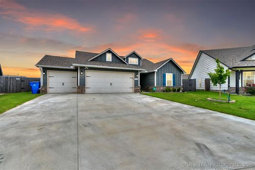 3604 E Quebec St, Broken Arrow, OK, 74014-2071 | Card Image