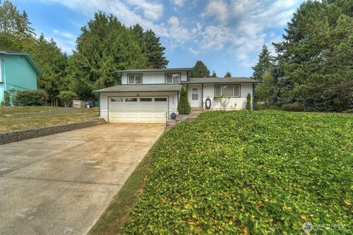 7085 Thebes St Ne, Bremerton, WA, 98311-9576 | Card Image
