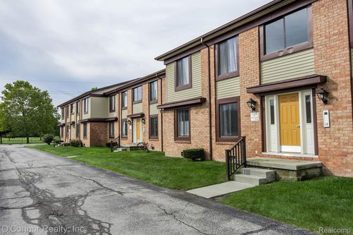 1975 Michigan Ave, Marysville, MI, 48040-1857 | Card Image
