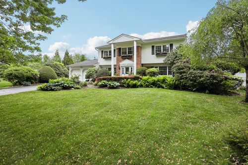 17 Suan Ct, Greenlawn, NY, 11740-2315 | Card Image