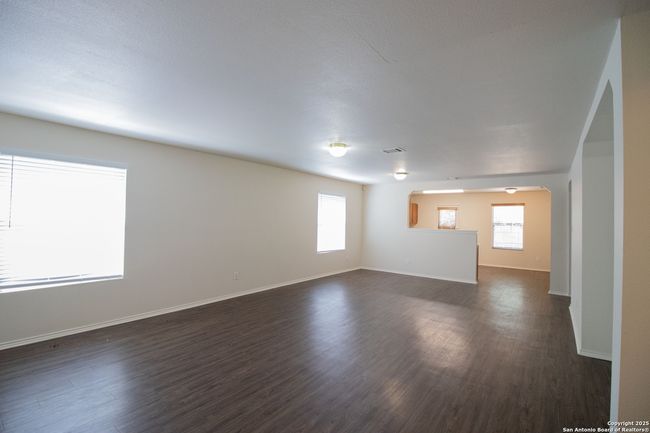 124 Pointe Loop, House other with 3 bedrooms, 2 bathrooms and null parking in Cibolo TX | Image 4