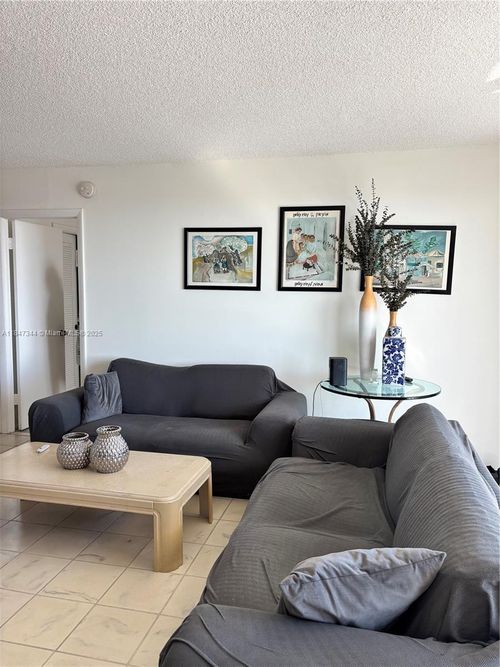 apt-12b-427 Golden Isles Dr, Hallandale Beach, FL, 33009-7545 | Card Image