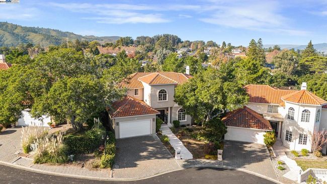 11 La Strada Ct, House other with 5 bedrooms, 5 bathrooms and 2 parking in Burlingame CA | Image 5