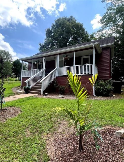 910 Branch St, Eden, NC, 27288-6402 | Card Image