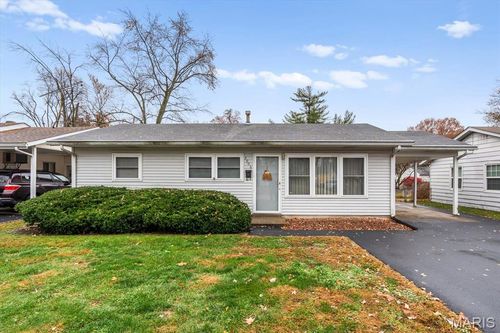 3906 Memorial Dr, Belleville, IL, 62226-5337 | Card Image