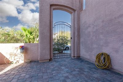 10478 Beallsville Street, House other with 3 bedrooms, 2 bathrooms and null parking in Las Vegas NV | Image 3