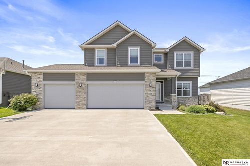 8008 N 167th Ave, Bennington, NE, 68007-2842 | Card Image