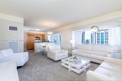 3112 - 1435 Brickell Ave, Condo with 2 bedrooms, 2 bathrooms and null parking in Miami FL | Image 2