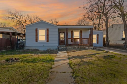 516 E Pafford St, Fort Worth, TX, 76110-5515 | Card Image