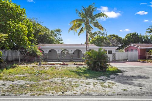 18420 Nw 42nd Ave, Miami Gardens, FL, 33055-3025 | Card Image
