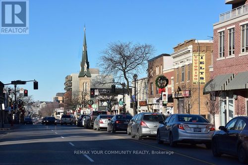 2-10088 Yonge St, Richmond Hill, ON, L4C1T8 | Card Image