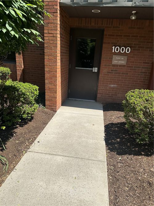 1002 Mcknight Park Dr, Pittsburgh, PA, 15237-6531 | Card Image