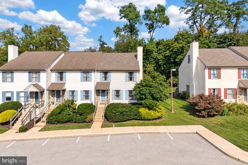 531 Pickering Station Dr, CHESTER SPRINGS, PA, 19425-2344 | Card Image