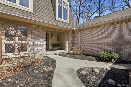1135 Ivyglen Cir, Bloomfield Hills, MI, 48304-1236 | Card Image